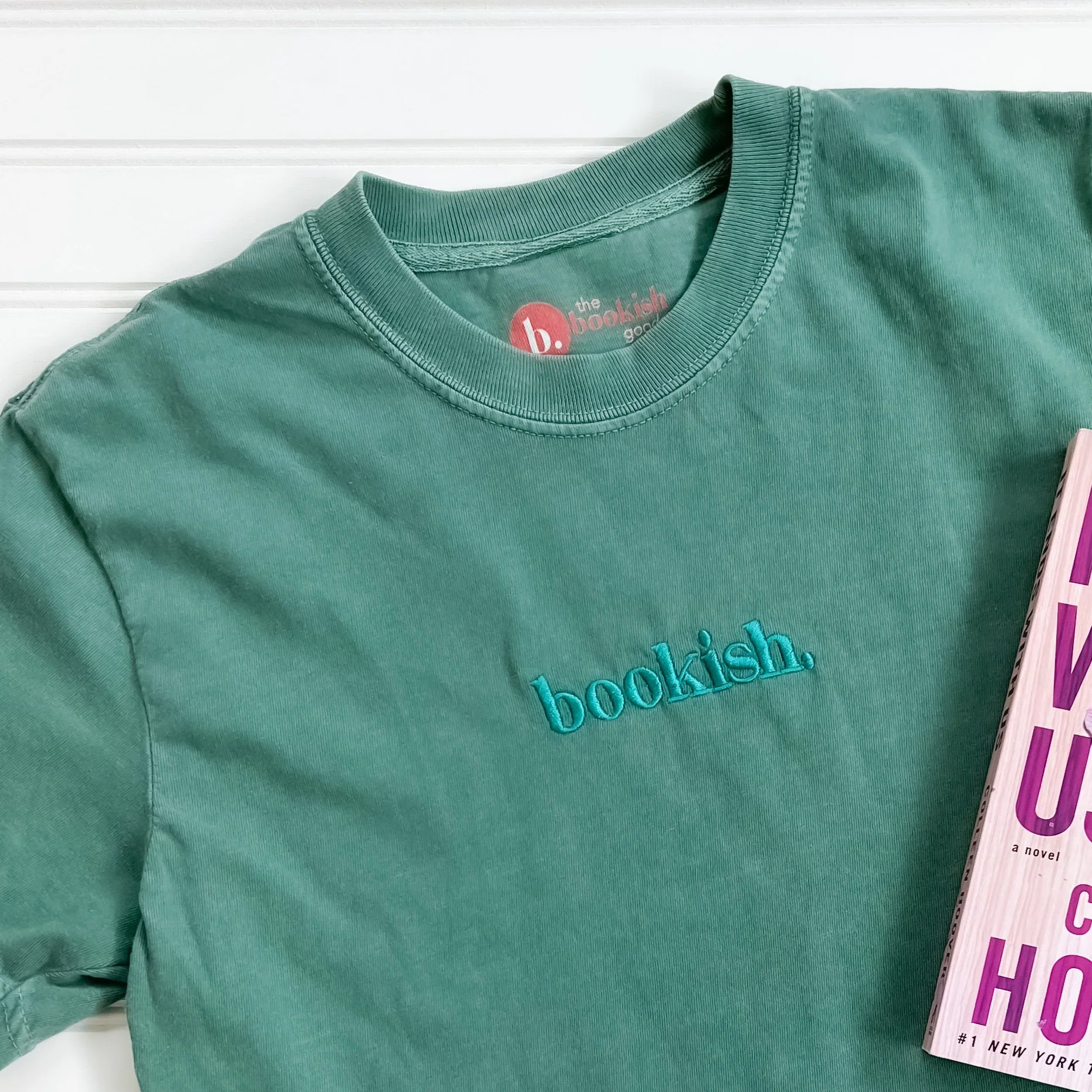 Bookish. Embroidered Tee - Green