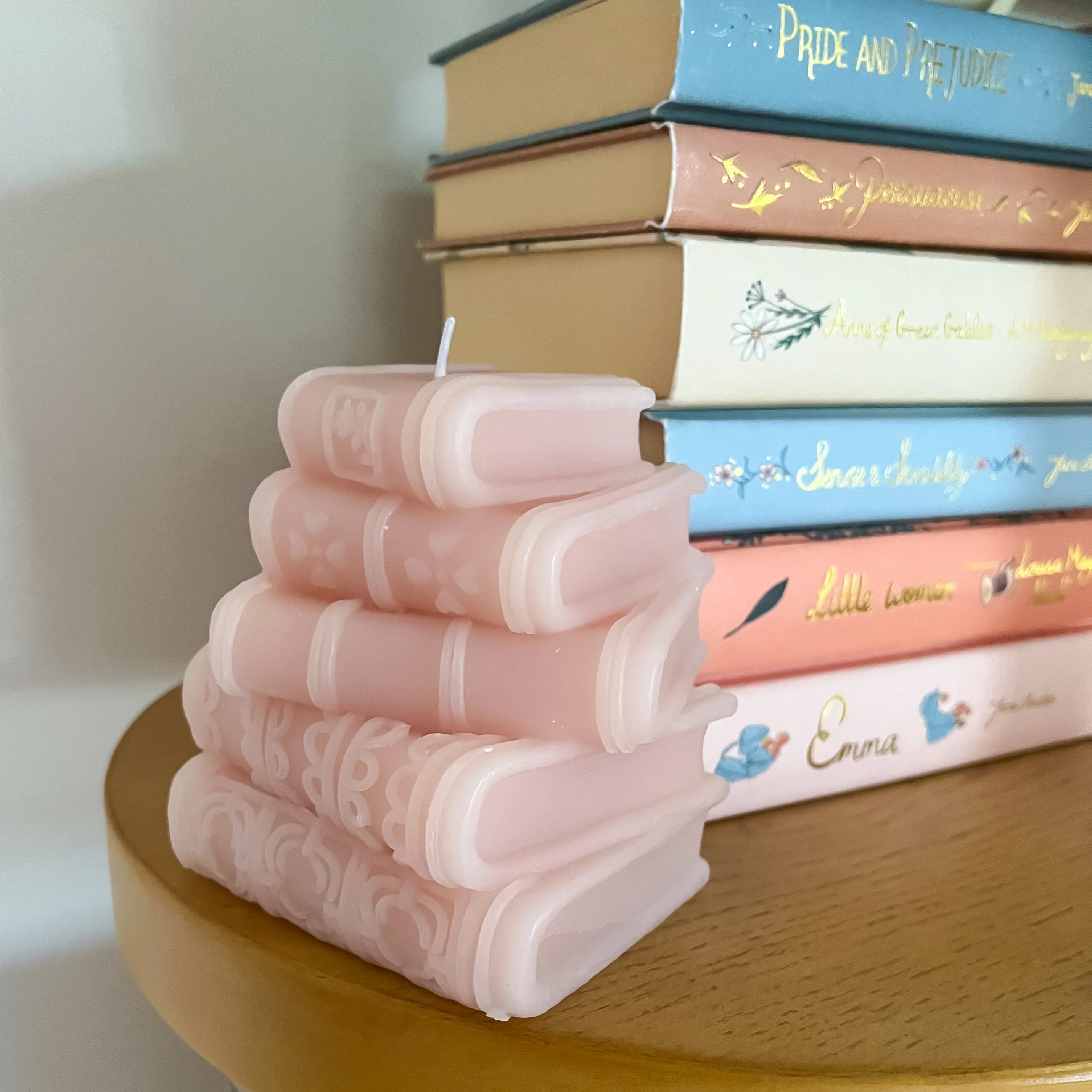 The Bookstack Candle - Image 3