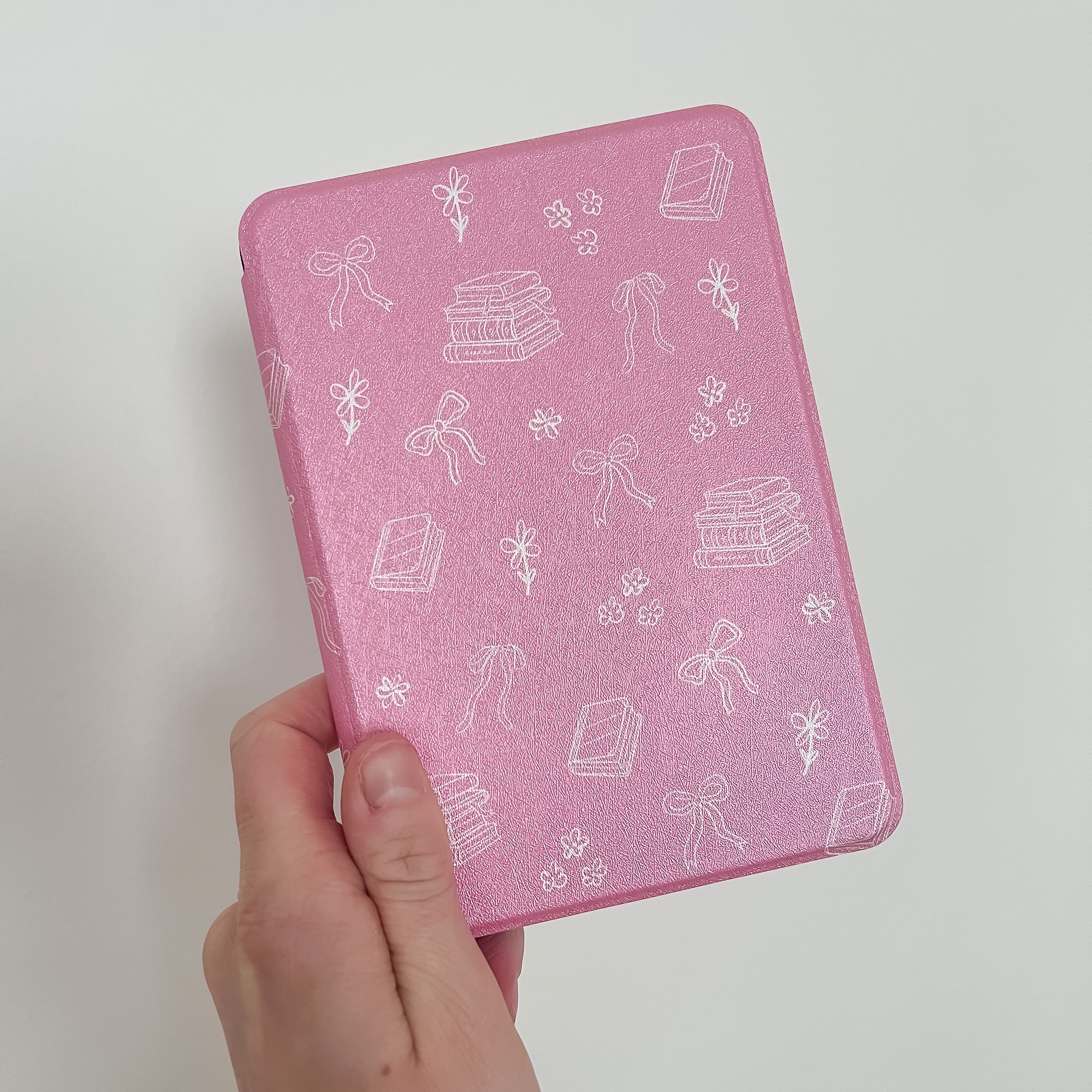 Bows, Books & Flowers Kindle Case - Pink - Image 3