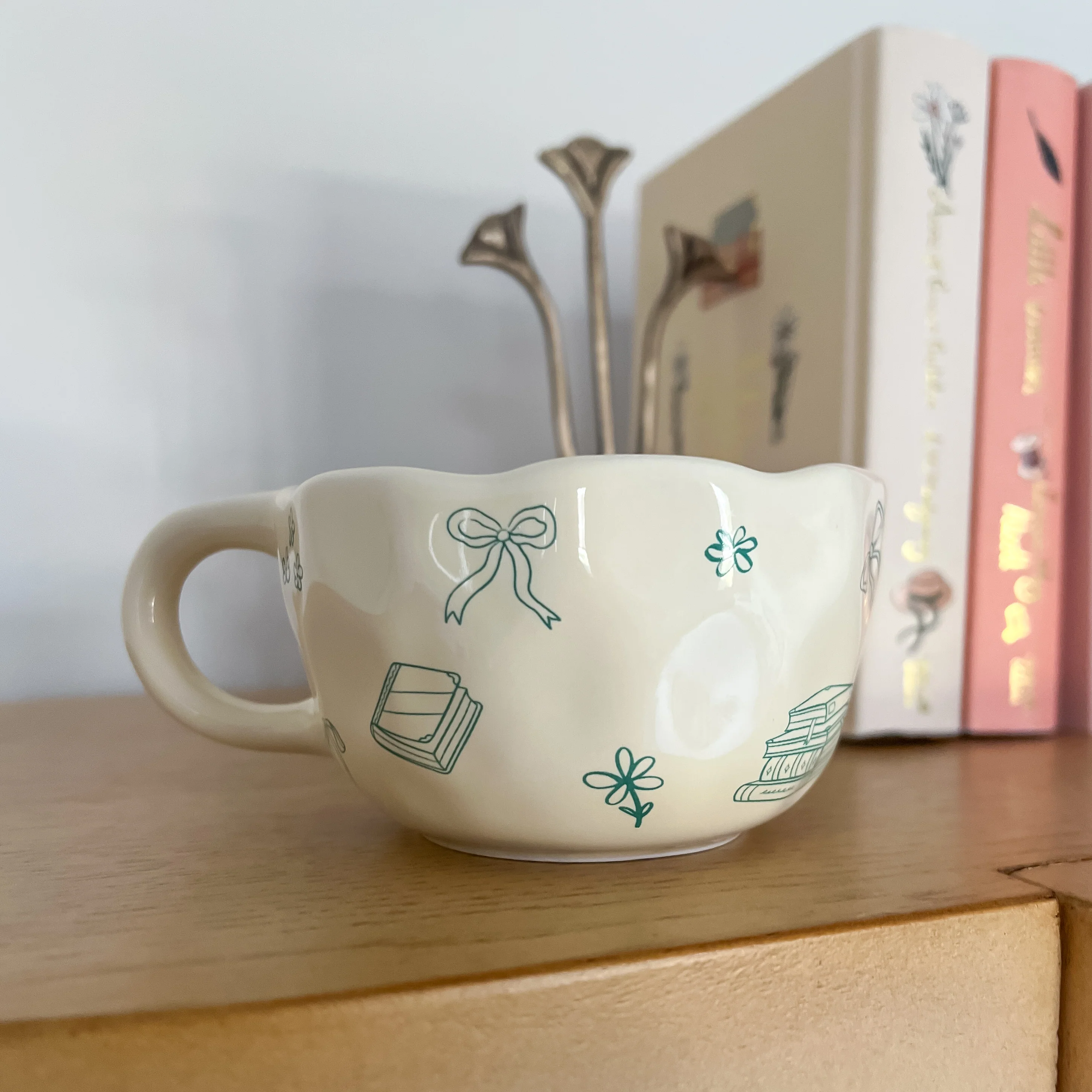 Bows and Books Mug - Image 8