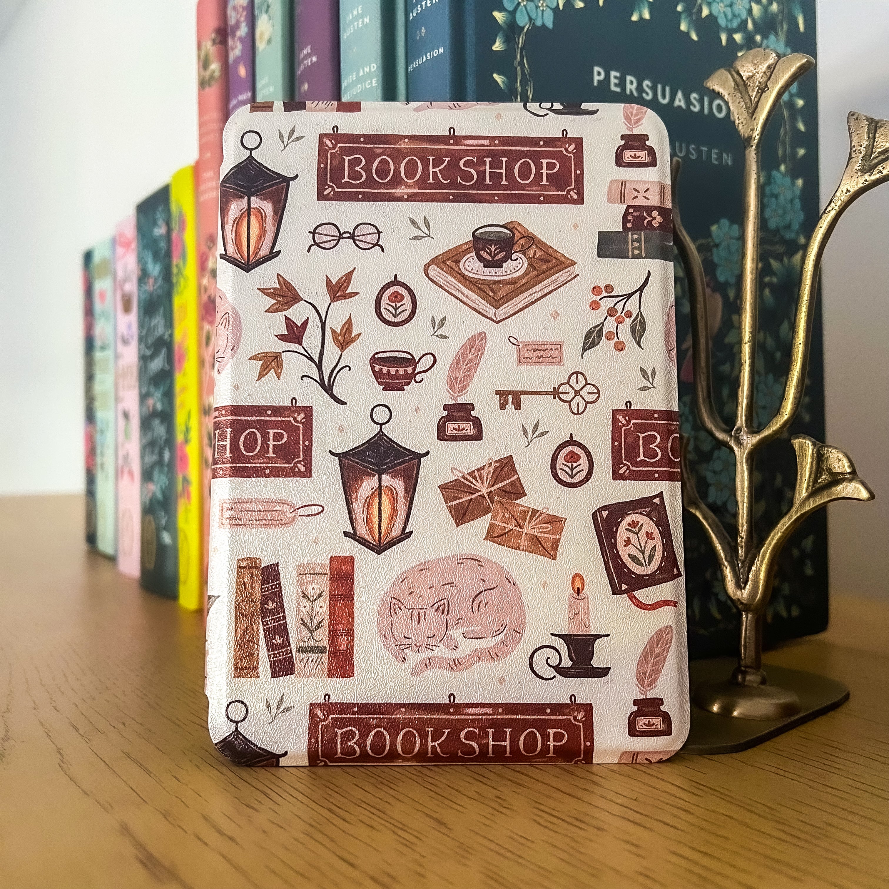 Cozy Bookshop Kindle Case - Image 2