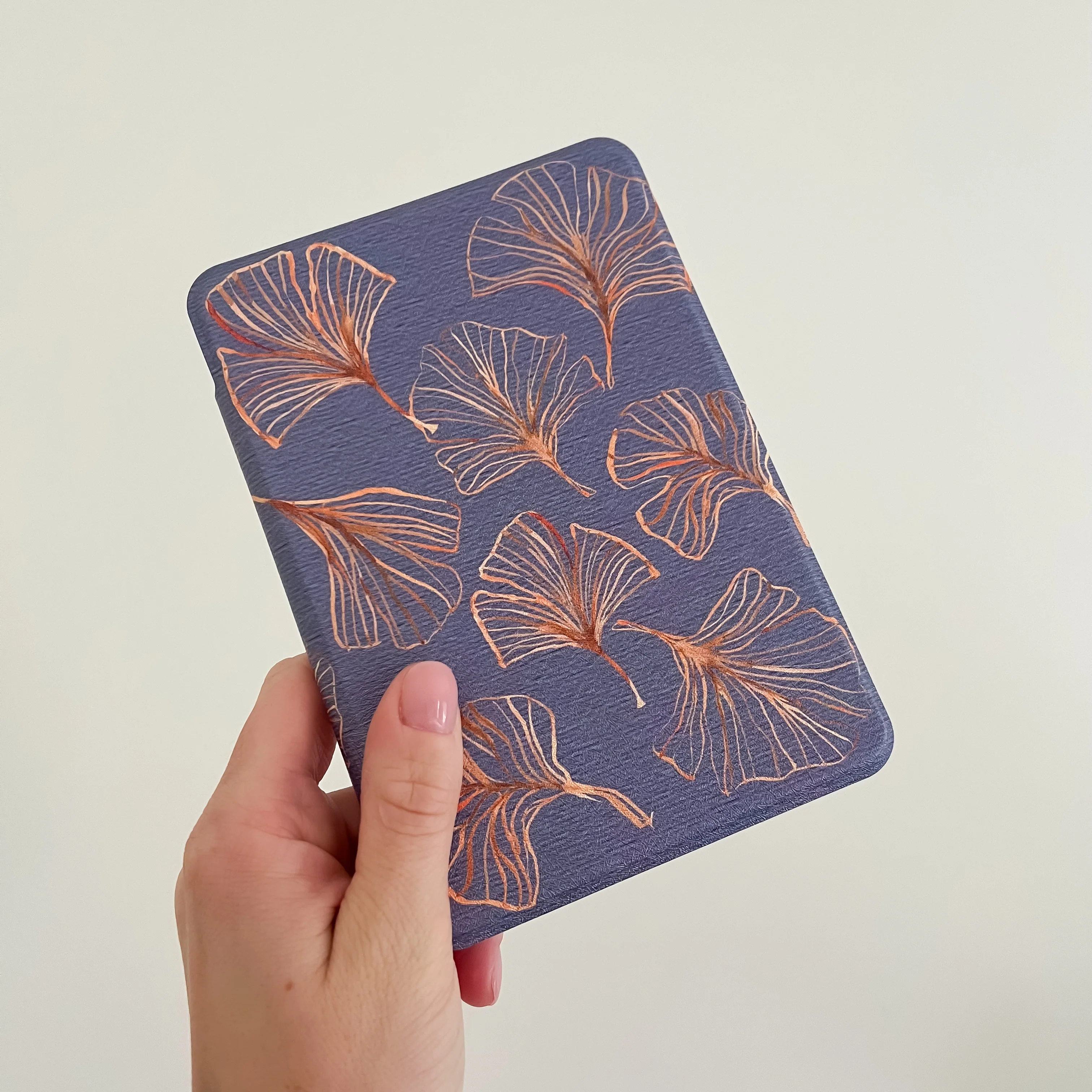 Ginkgo Season Kindle Case - Image 4