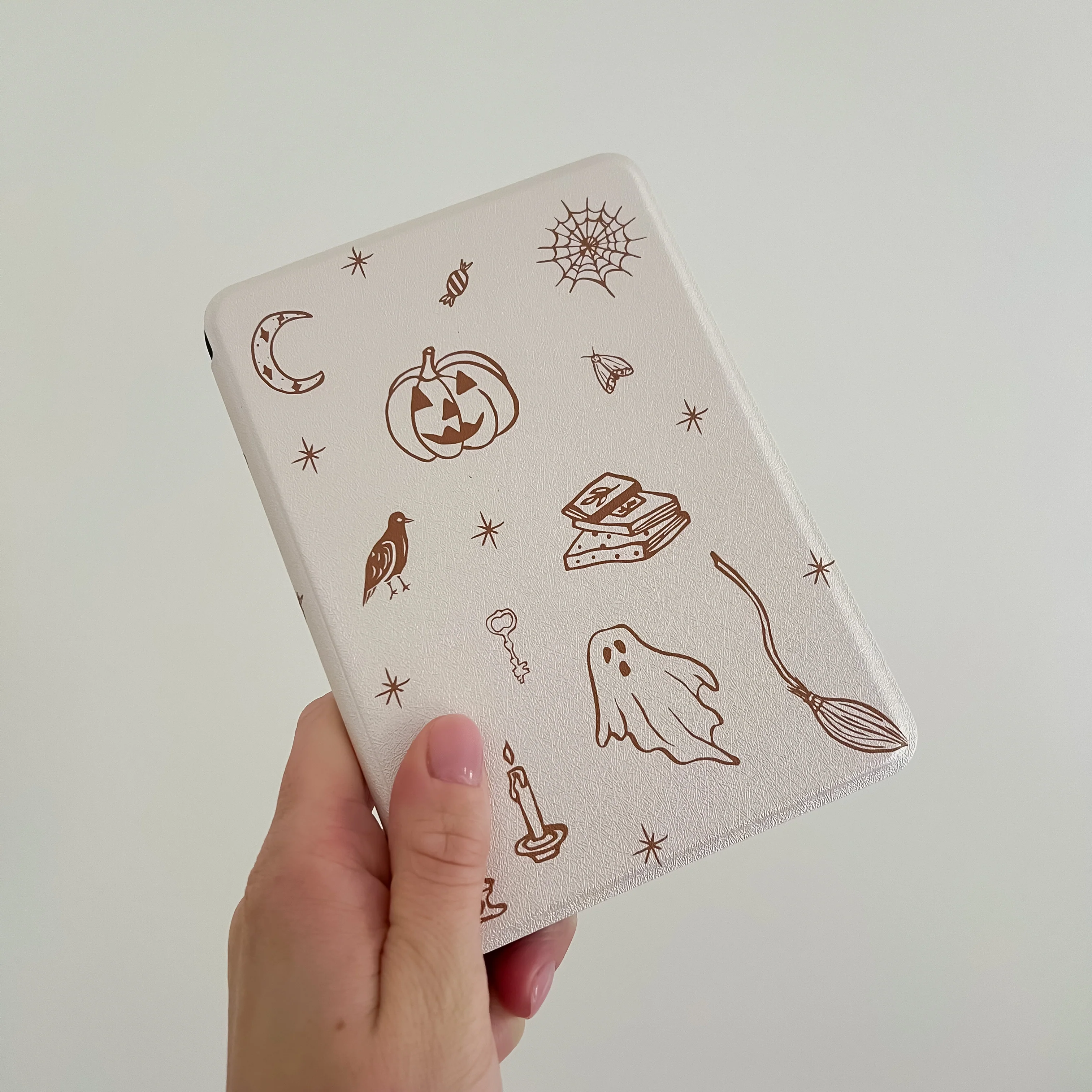 Halloween Dreams Kindle Case - Image 4