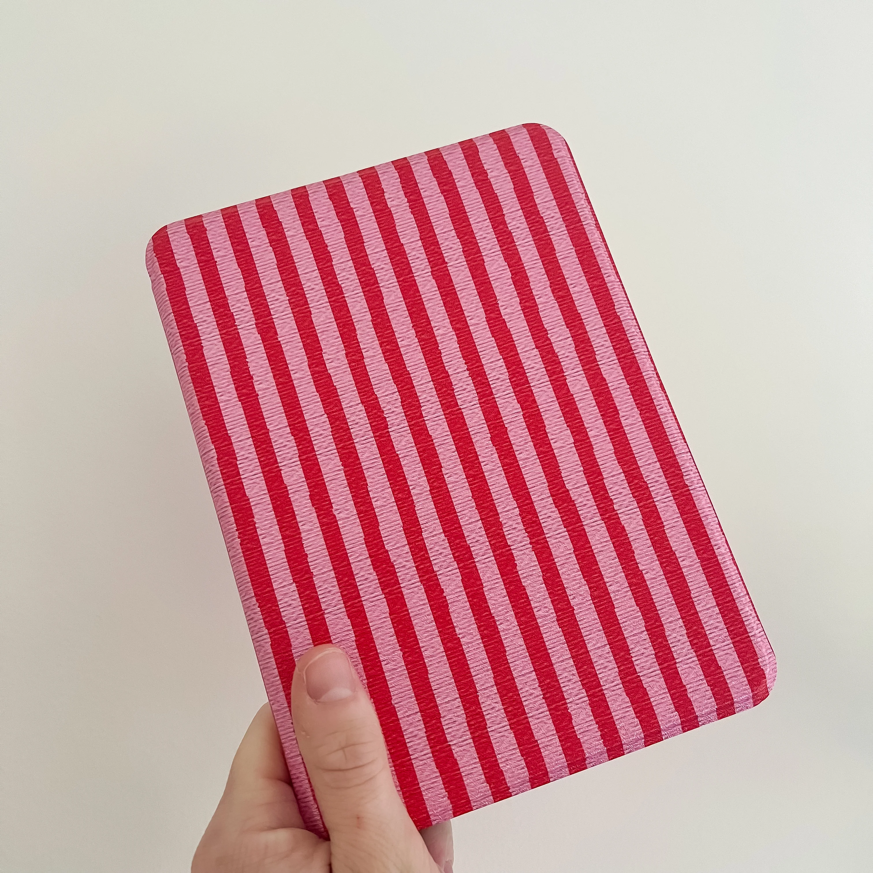 Lazy Hazy Stripe Kindle Case - Image 10