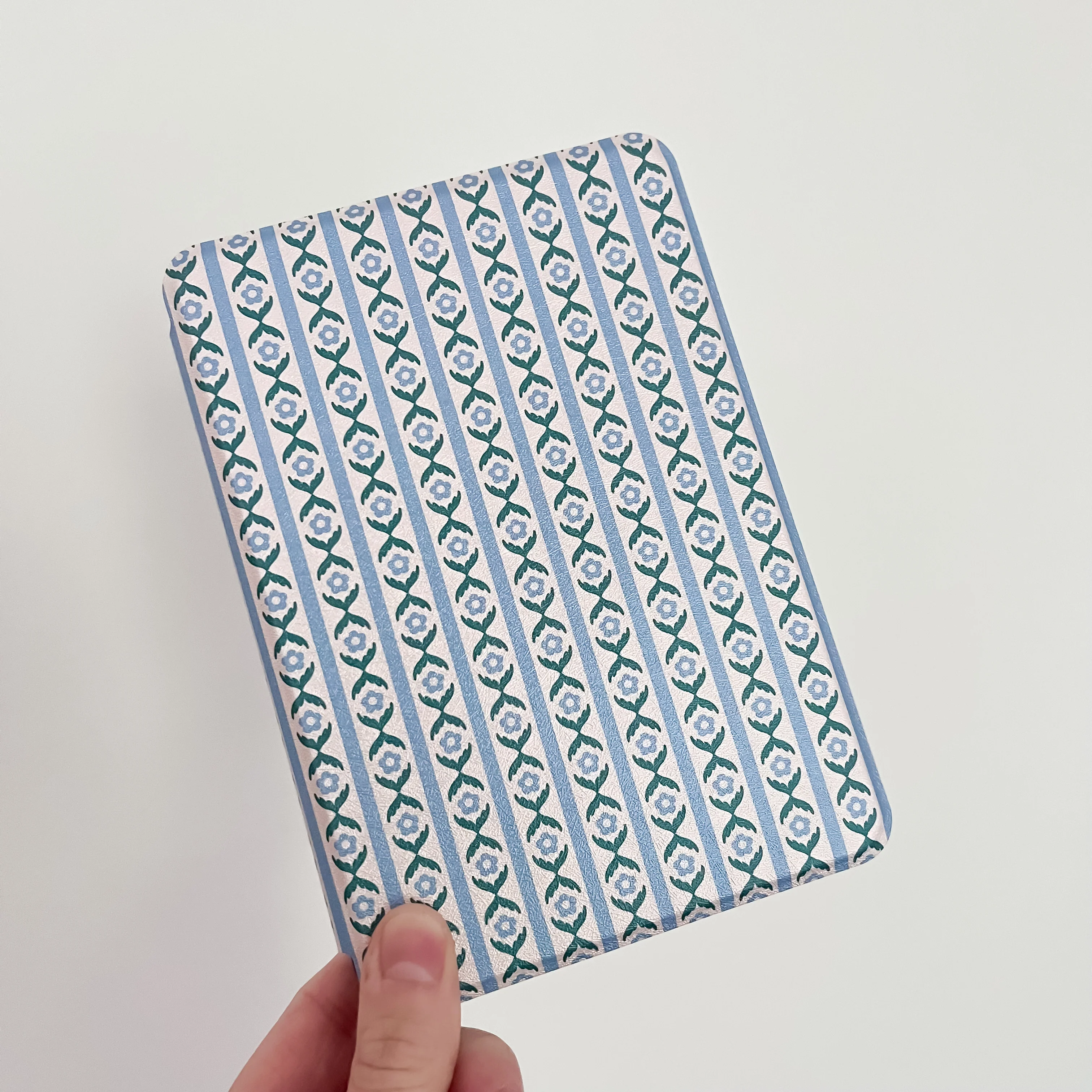 Meet Me In The Flowers Kindle Case - Image 4