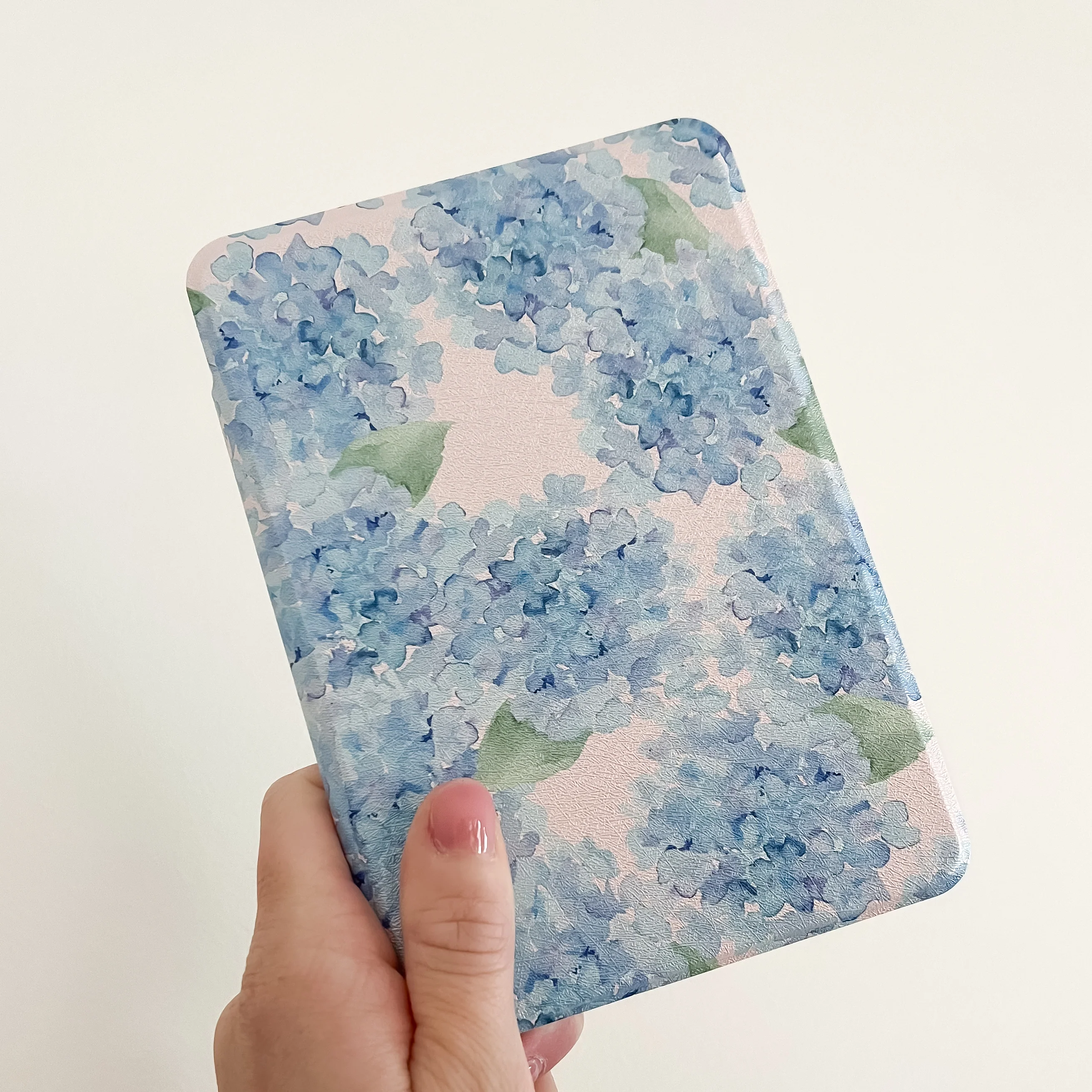 Nantucket Hydrangeas Kindle Case - Image 3