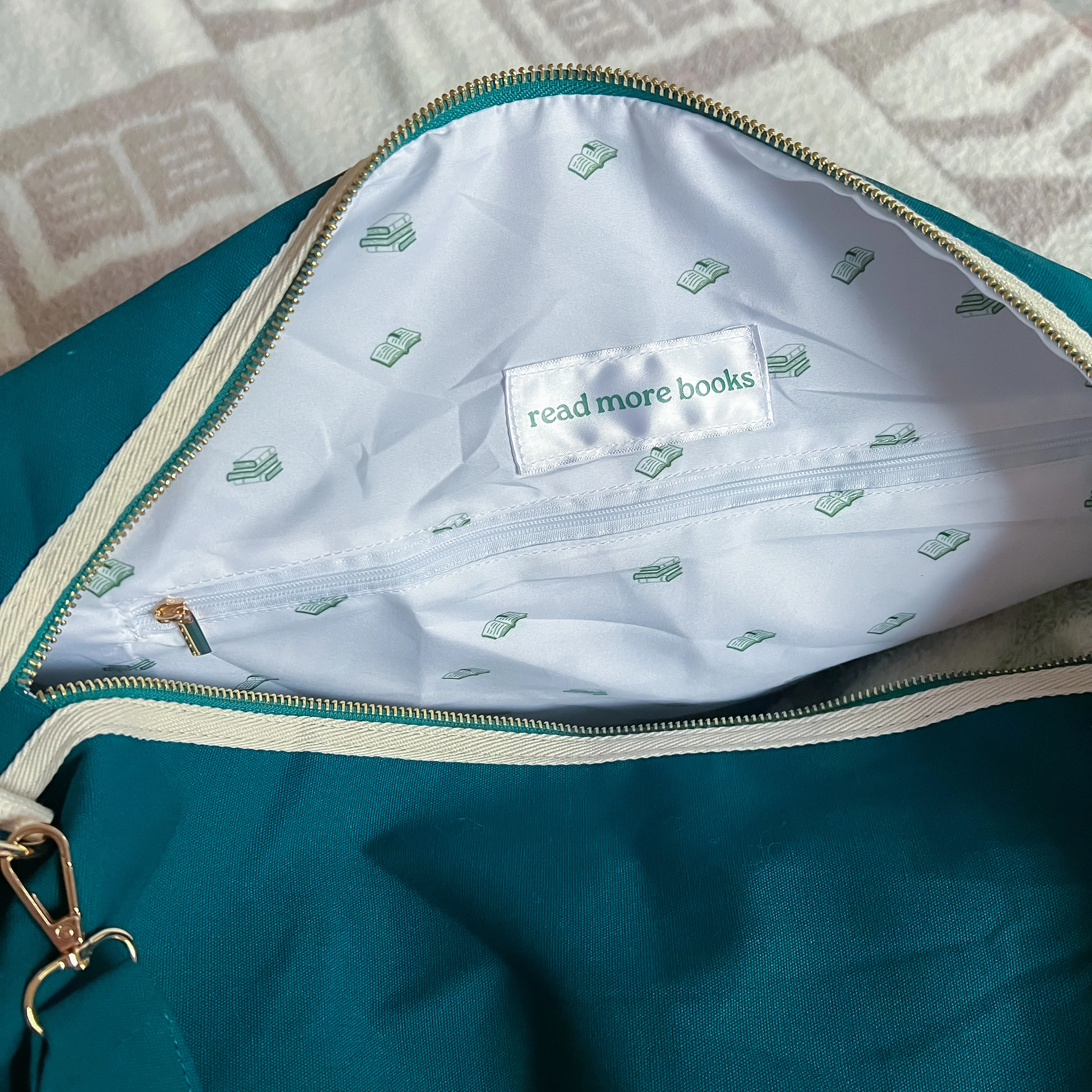 The Bookish Canvas Weekender - Image 3