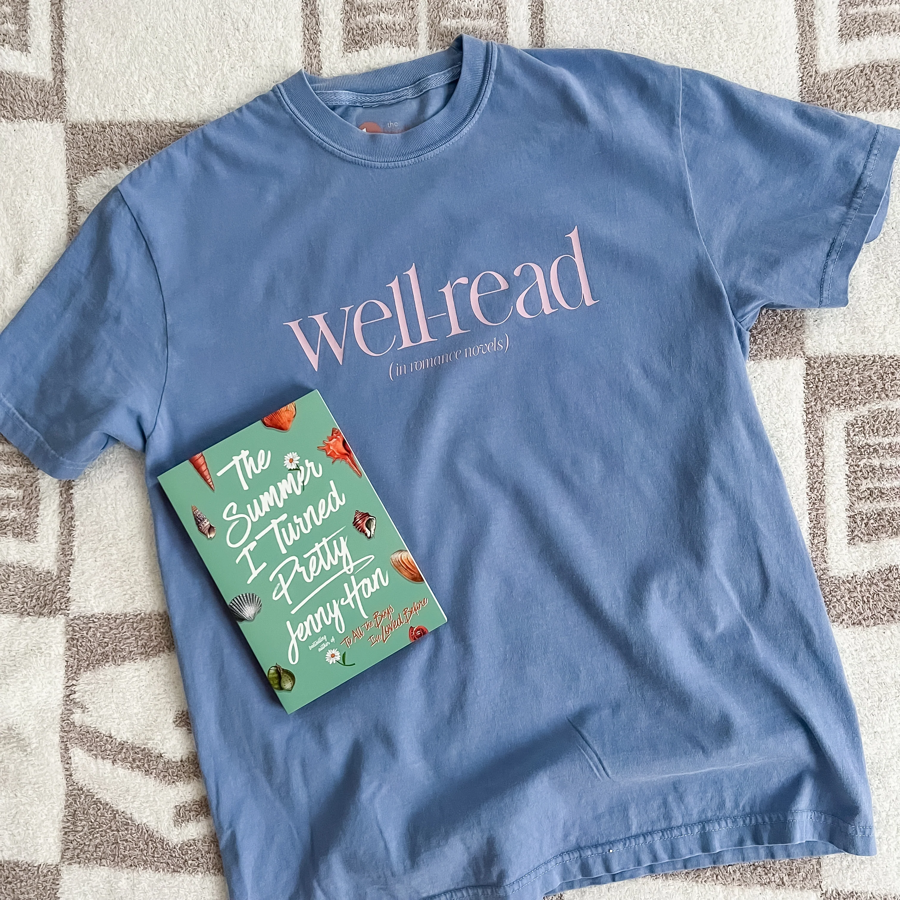 Well-Read Romance Tee